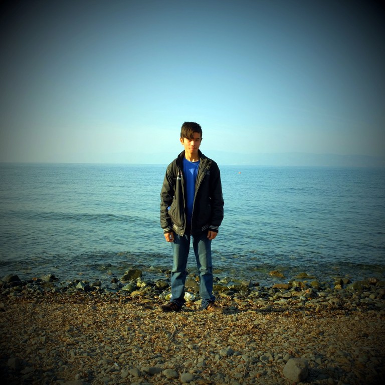 00015Abdoul Fasi de 15 años, procedente de las afueras de Kabul, en Afganistan quiere estudiar en Austria, su família está en Irán