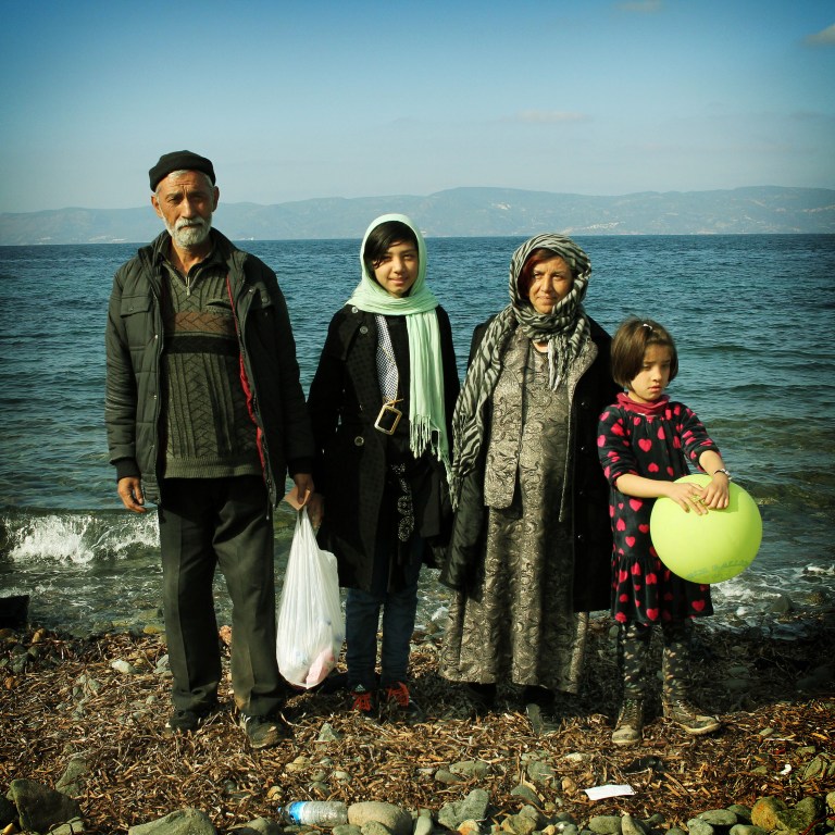 0004Anuar y Zaina con sus hijas Massome y Fátima provenientes de Mazor Afganistán, se dirijen a Alemania